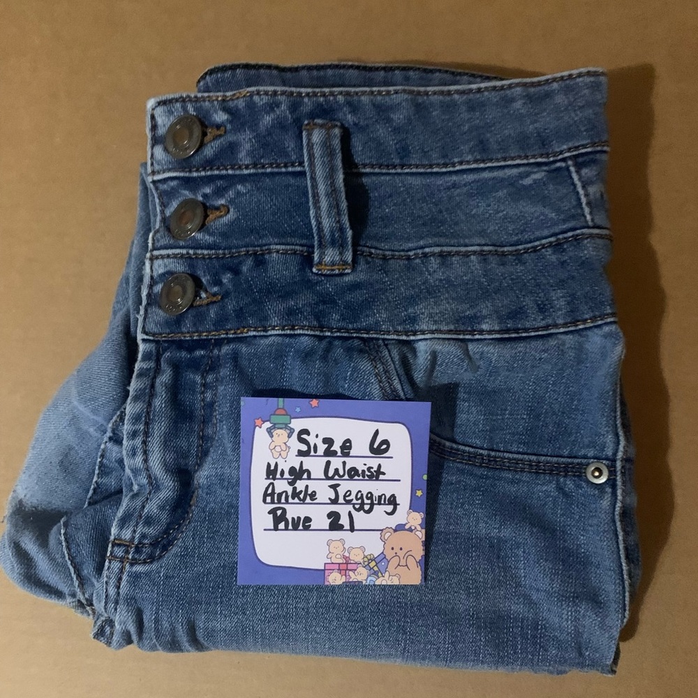 High waisted jeans